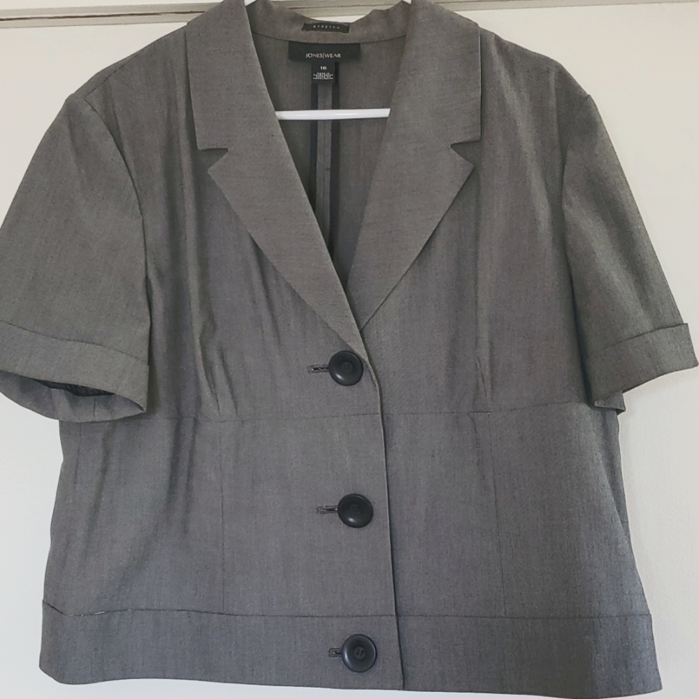 Plus Size Blazer- Jones Wear- Stretch-Short Sleeve- Size 16